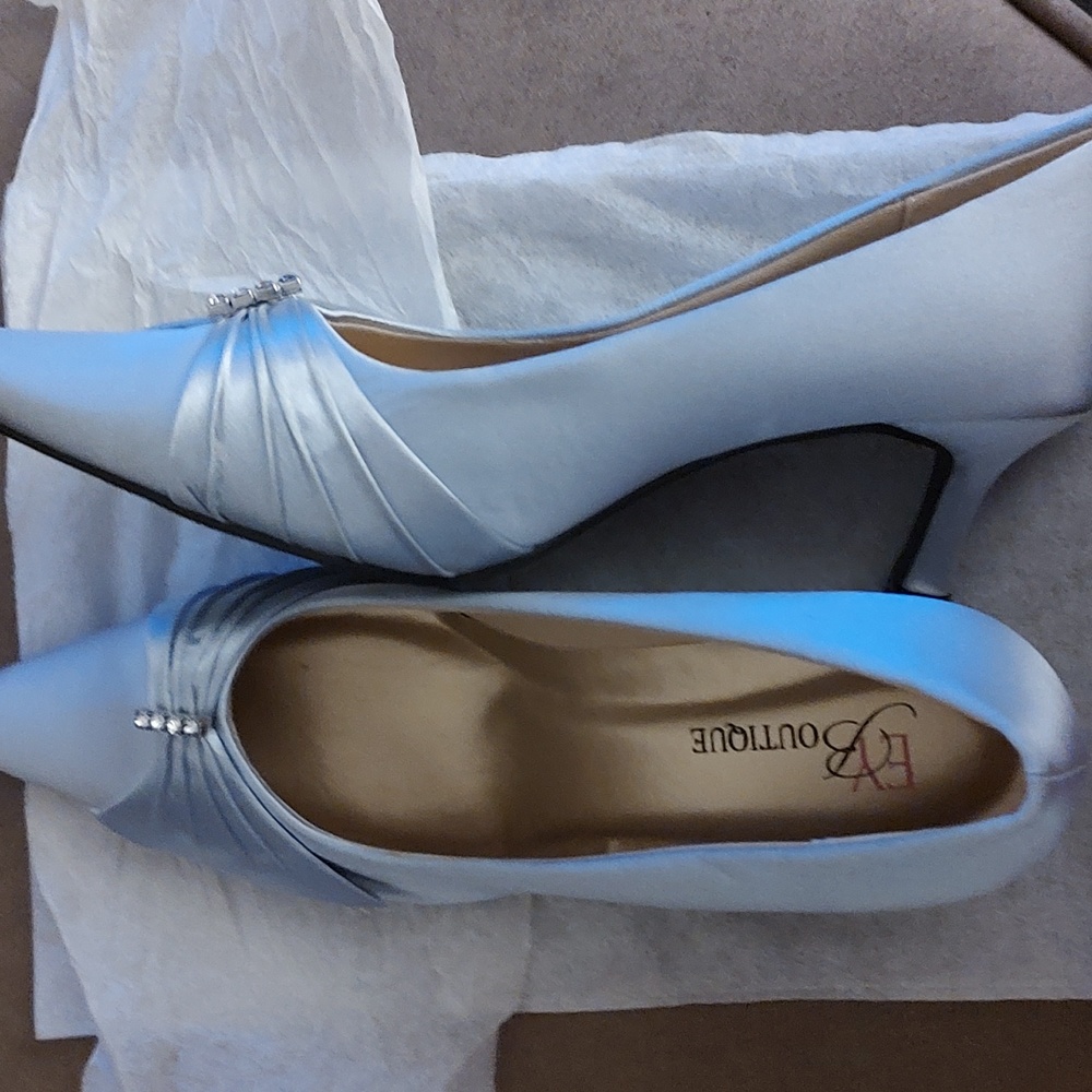 Shoes - Picture 2 of 3